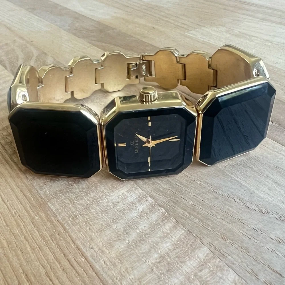 Anne Klein ladies black dial gold tone bracelet watch NEW BATTERY